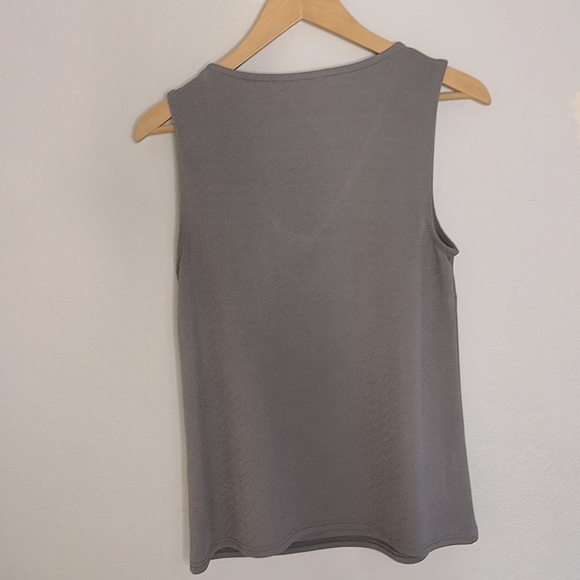 Banana Republic top with bow - Picture 3 of 3